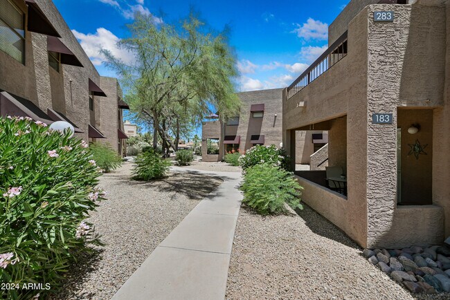 Building Photo - 16657 E Gunsight Dr