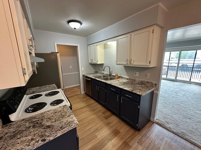 Building Photo - 6150 Cobblers Dr