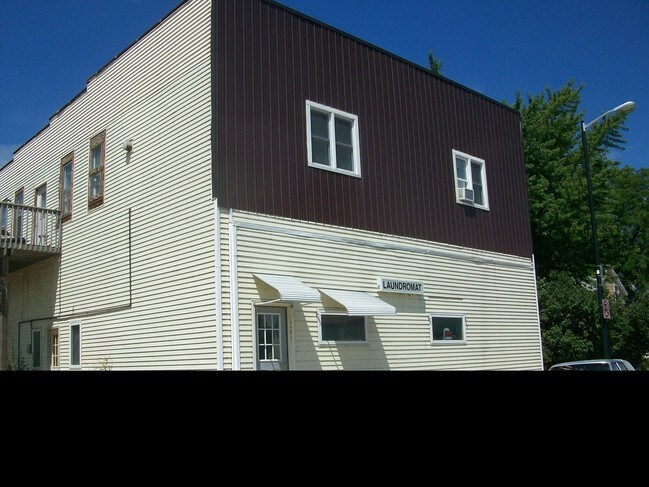 Building Photo - 401 Main St N