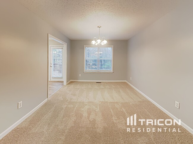 Foto del edificio - 425 Legacy Park Ln