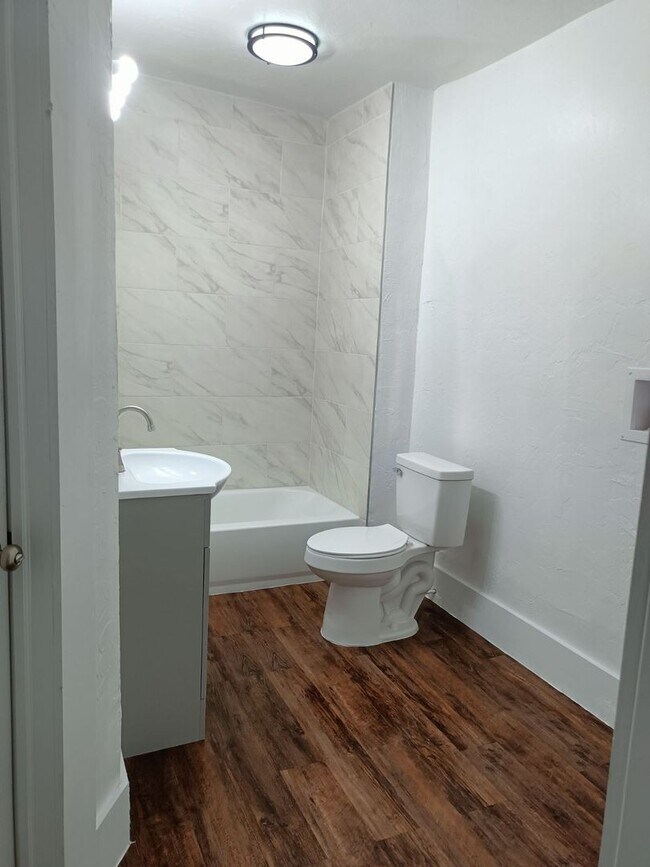Foto del edificio - Beautiful 2 Bed / 1 Bath Home – Affordable & Move-In Ready!