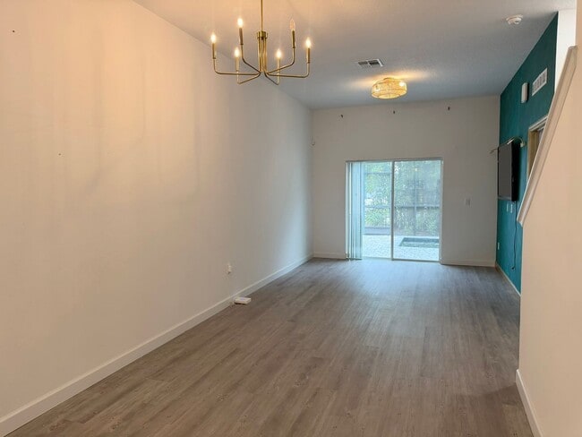 Building Photo - 368 Famagusta Dr