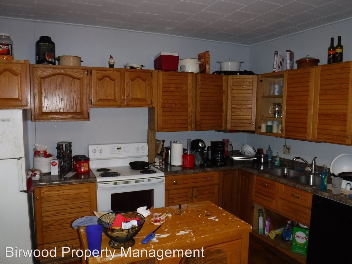 Building Photo - 6 br, 2 bath House - 514 W. Mifflin St.