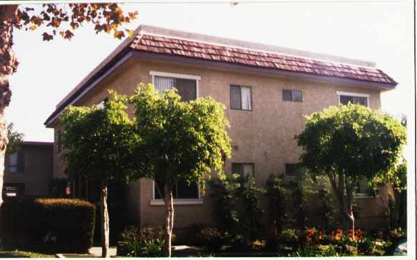 Primary Photo - 6048 Pickering Ave