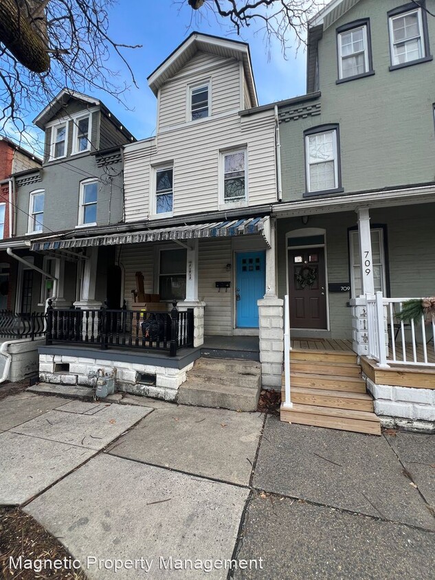 Foto principal - 4 br, 2 bath House - 711 N Queen St