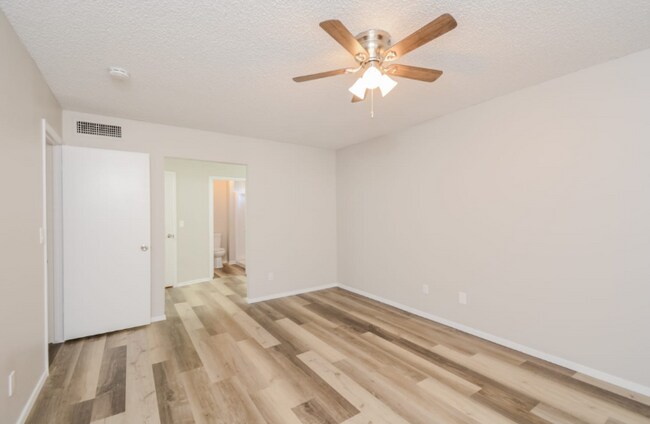Foto del edificio - 5226 W Harmont Dr