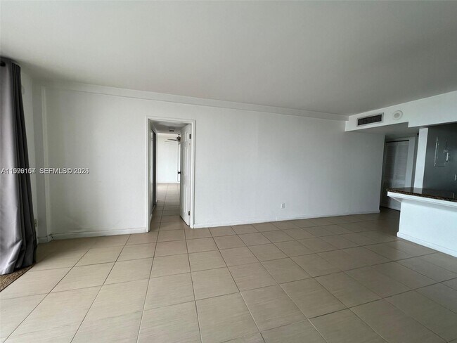 Foto del edificio - 13499 Biscayne Blvd