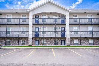 Building Photo - 909 N 500 W