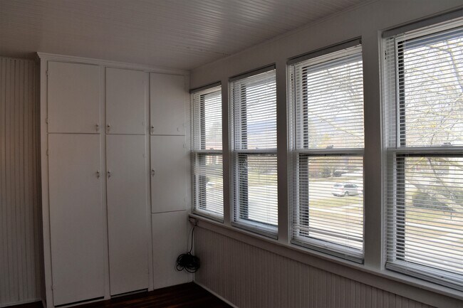 Foto del edificio - 615 W Church St