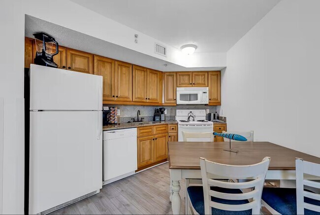 Foto del edificio - 7100 N Ocean Blvd