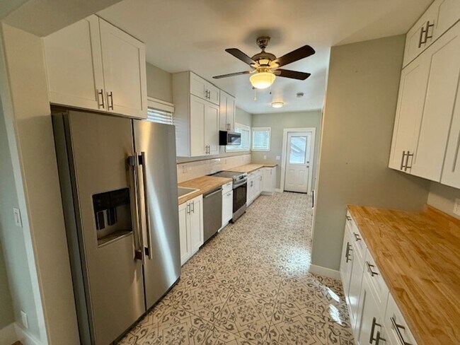 Foto del edificio - Upgraded Brick Ranch