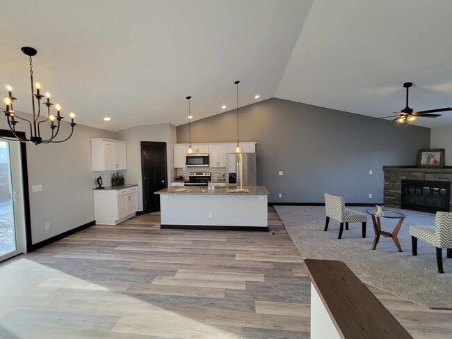 Building Photo - 375 E Horizon Dr