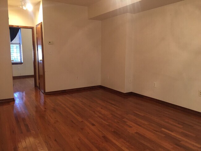 Foto del edificio - 1003 S 3rd St