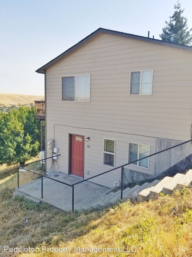 Primary Photo - 2 br, 1 bath House - 912 S Main