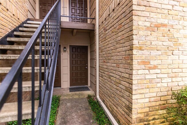 Foto del edificio - 8210 Bent Tree Rd