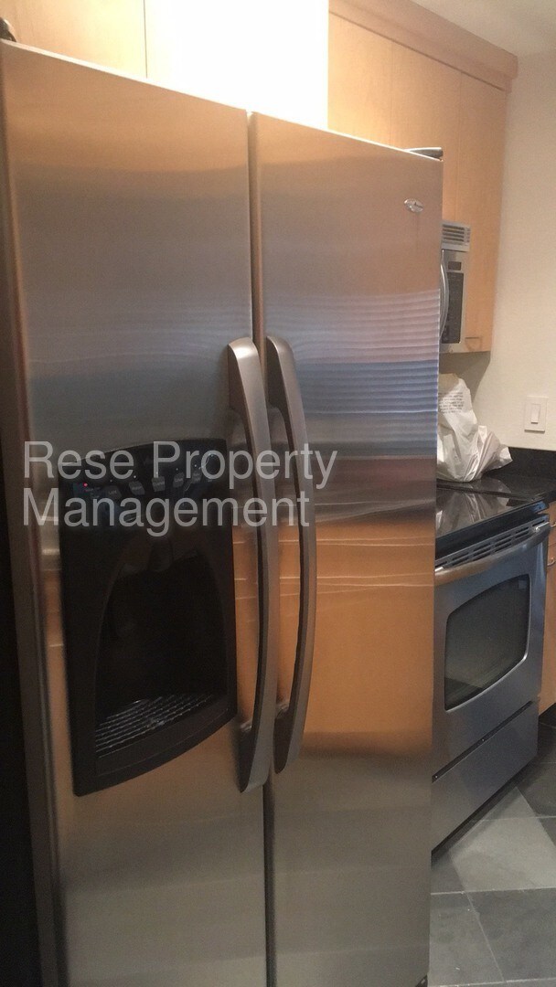 Building Photo - Remodeled 2 Bed 2 Bath Towne Park Condo!!
