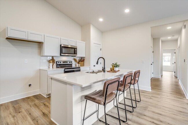 Building Photo - 521 Briarbrook Ln