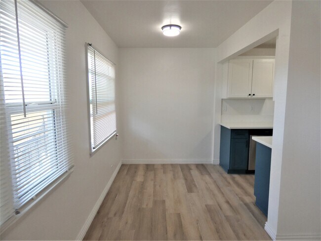 Foto del edificio - 2823 E 7th St
