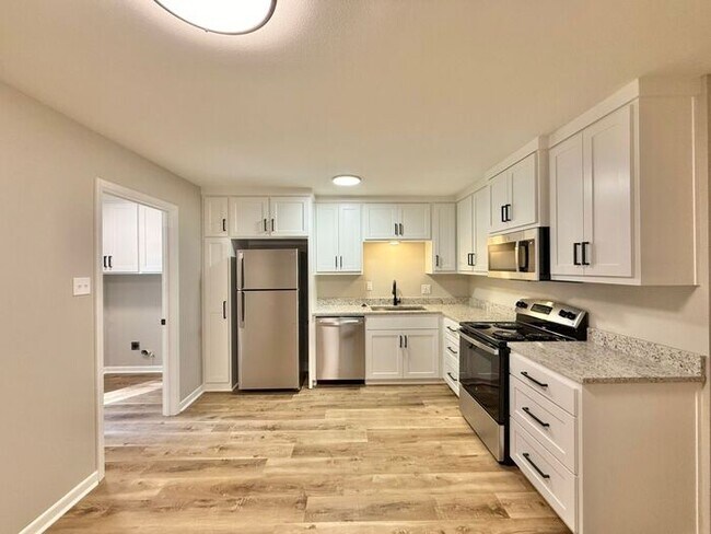 Foto del edificio - Newly Renovated Duplex for Rent!