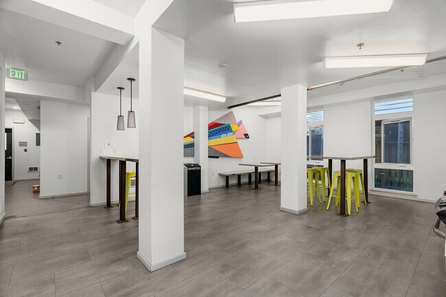 Foto del edificio - New Construction Units For rent!