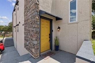 Building Photo - 2203 Park Hill Dr
