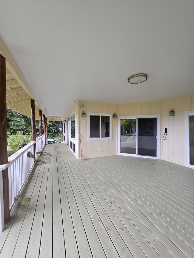 Building Photo - Beautiful 3 Bedroom Home in Upper Kaumana