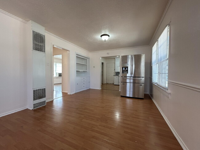 Building Photo - 2211 26th St