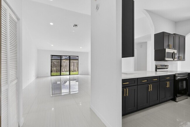 Foto del edificio - 7771 Blackwood Ln