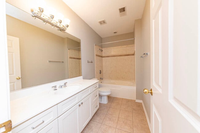 Building Photo - 2331 N Lister Ave