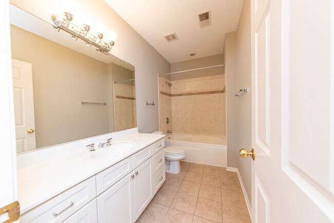 Foto del edificio - 2331 N Lister Ave