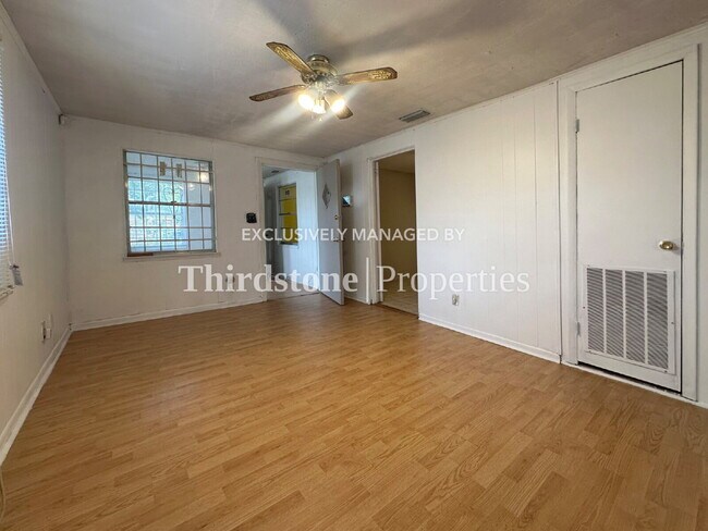Foto del edificio - 3317 Jones St