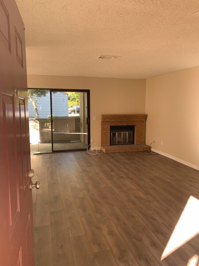 Building Photo - Hercules: Lower Level Two Bedroom Two Bath...