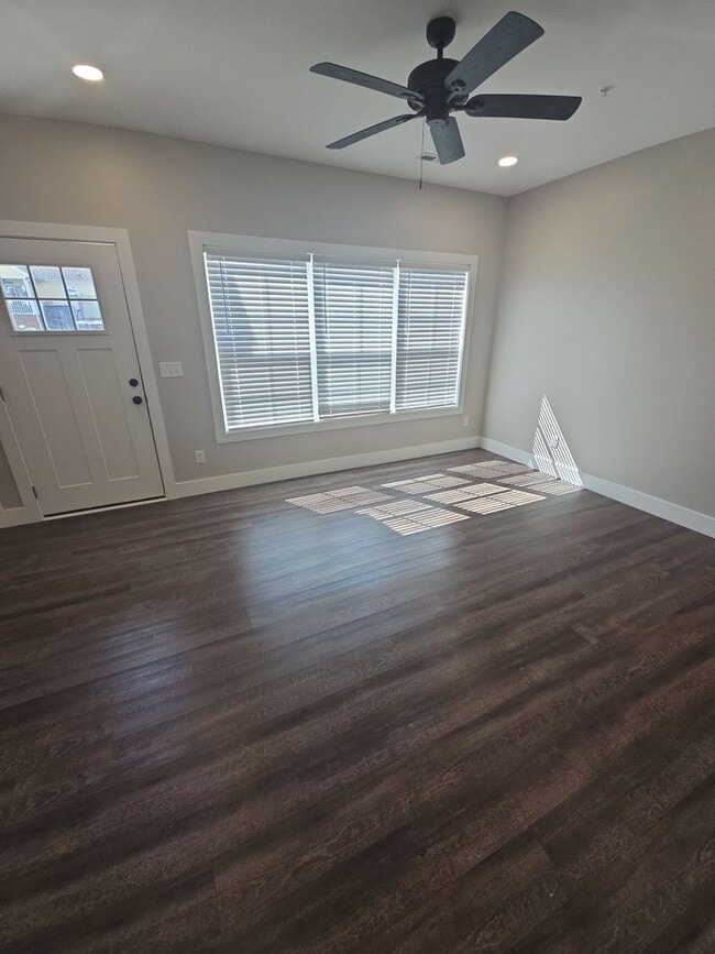 Building Photo - 1646 S Jefferson Ave