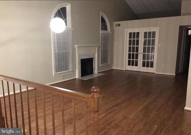 Foto del edificio - 5702 Mayfair Manor Ct