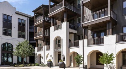 Building Photo - 10520 Lakeline Mall Dr