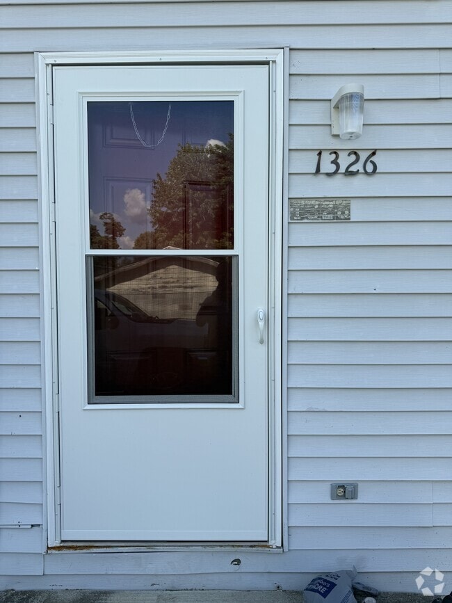 Building Photo - 1326 Beech St