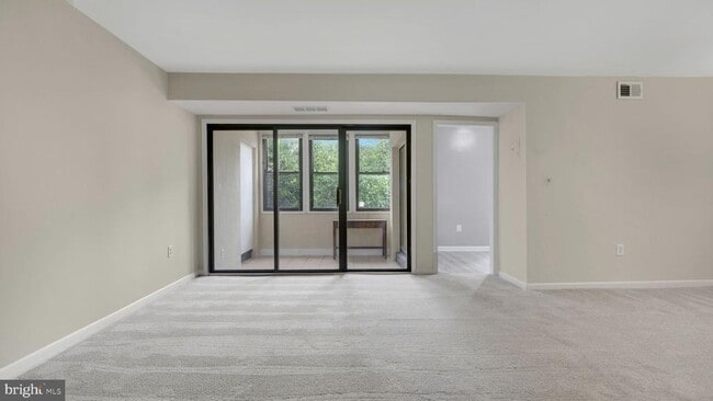 Building Photo - 9653 White Acre Rd