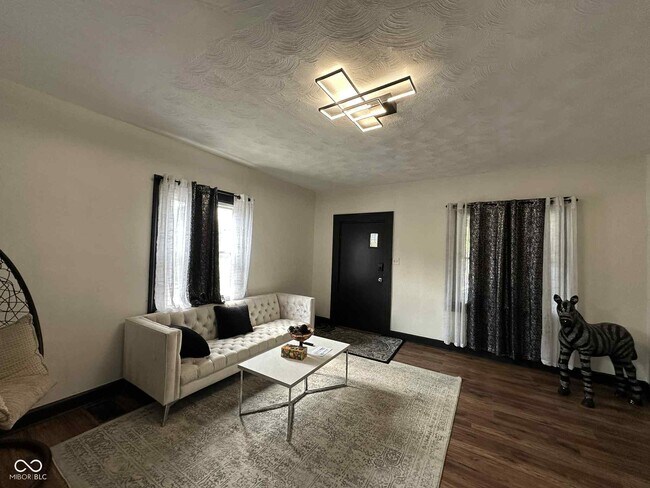 Building Photo - 3001 N Park Ave