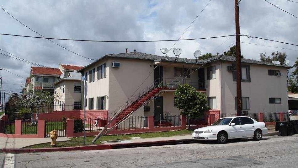 Foto del edificio - 13805 Victory Blvd
