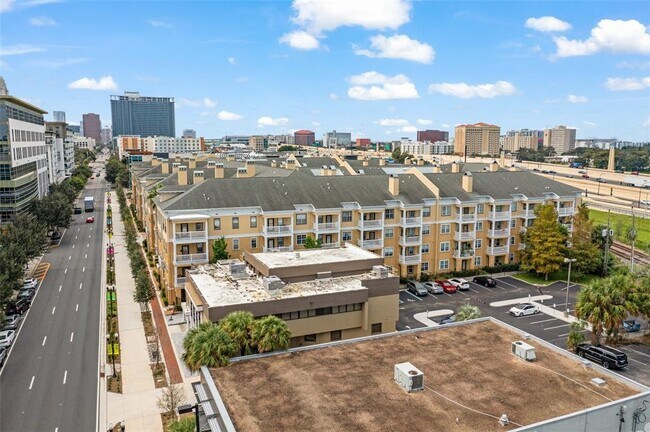 Foto del edificio - 860 N Orange Ave