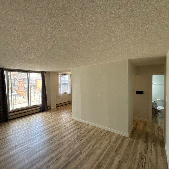 Photo du bâtiment - 2024-2035 35 Ave SW