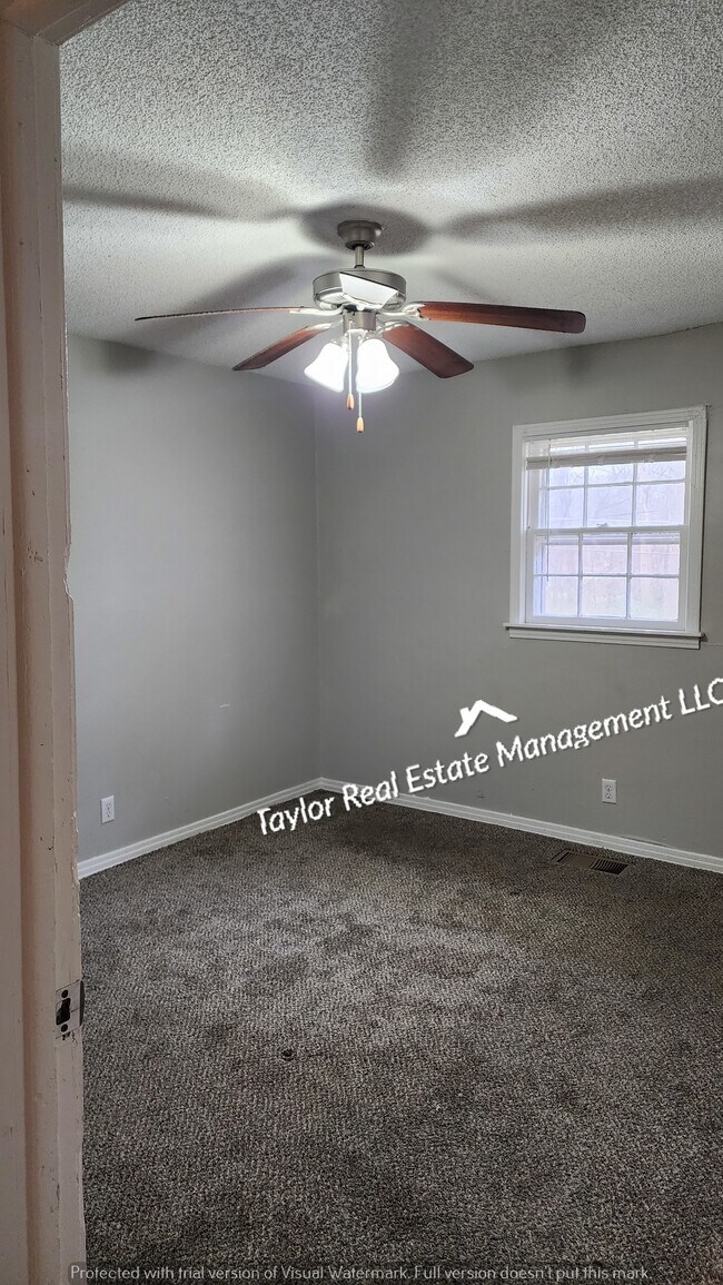 Foto del edificio - 109 Doris Ln