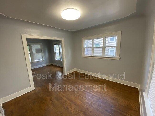 Foto del edificio - 1050 Neland Ave SE
