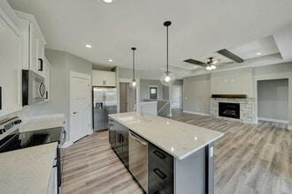 Building Photo - 8610 S 51st St