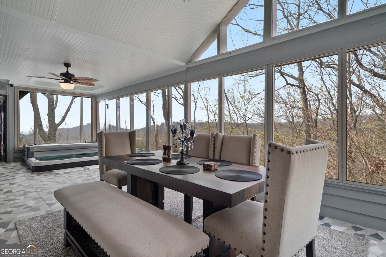 Foto principal - 1545 Petit Ridge Dr