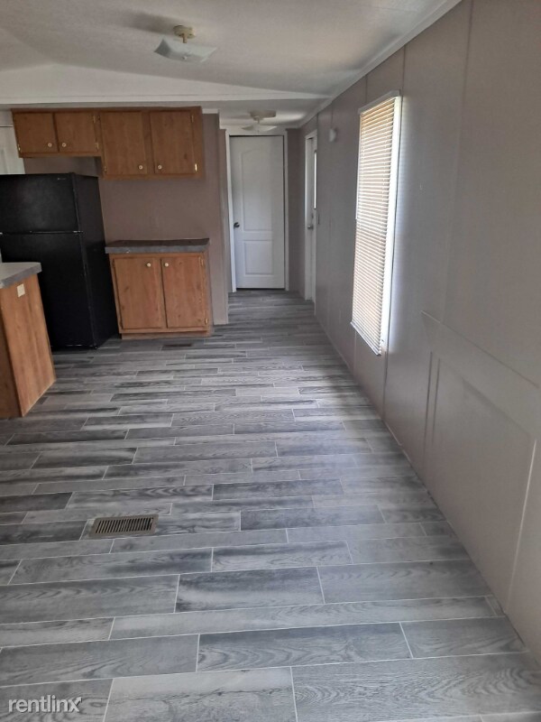 Foto del edificio - 1502 Cloverleaf Rd