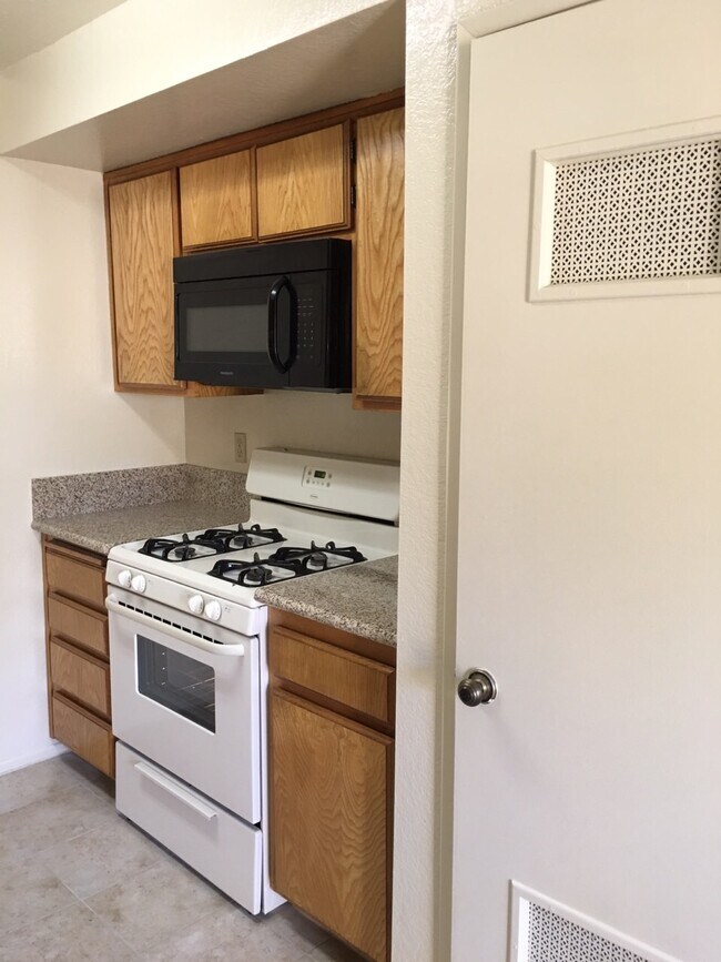 Foto del edificio - 472 S El Molino Ave