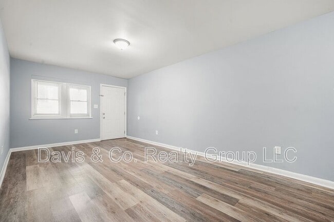 Building Photo - 1156 Hubbard St SW