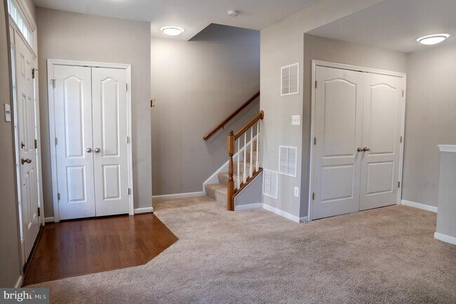 Foto del edificio - 2627 Osprey Way S