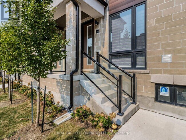 Building Photo - 45-45 Knotsberry Cir
